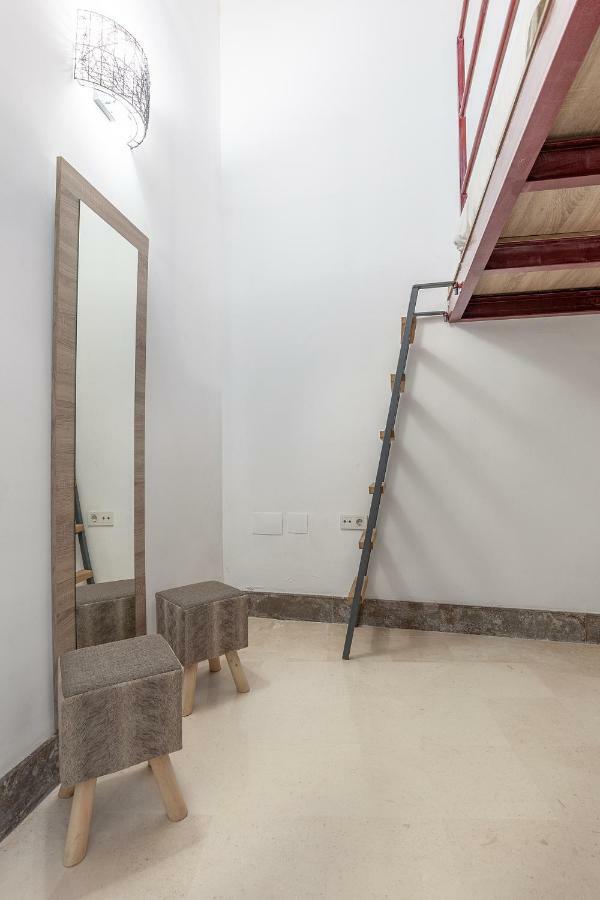 Pasaje Amores Iz. - Tranquilidad Y Vida Cultural En Centro Sevilla 4Px Екстериор снимка